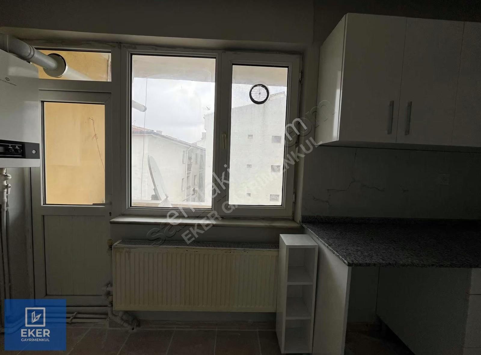 Eker'den Hat Boyunda Çarşıya Çok Yakın 3+1 Kiralık Daire - Görsel 10