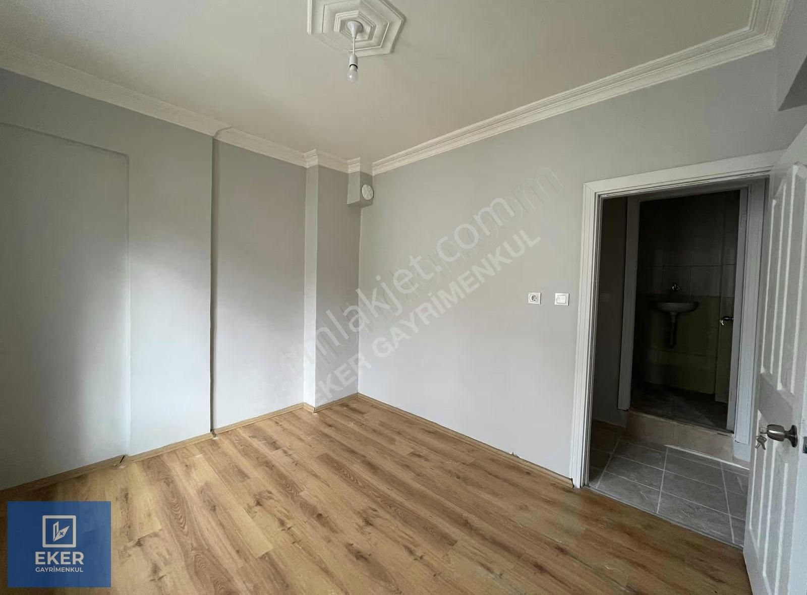 Eker'den Hat Boyunda Çarşıya Çok Yakın 3+1 Kiralık Daire - Görsel 11