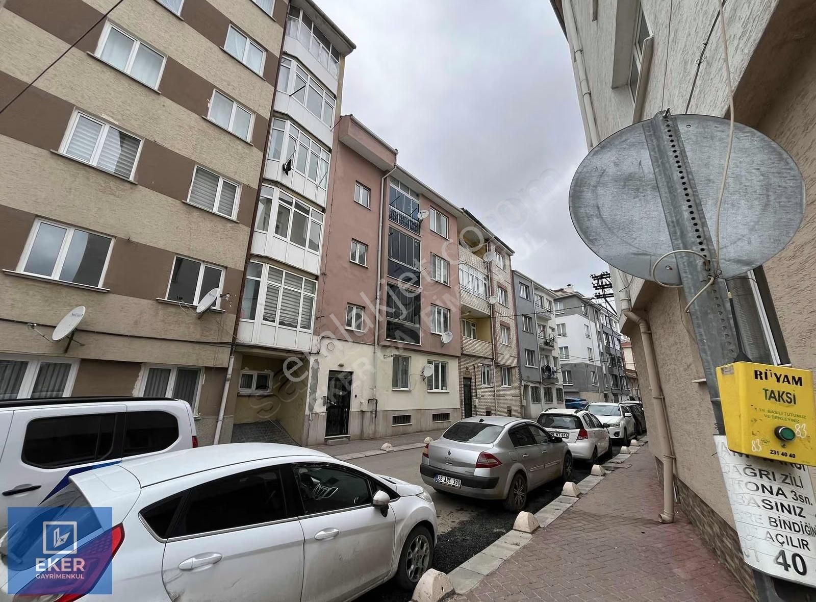 Eker'den Hat Boyunda Çarşıya Çok Yakın 3+1 Kiralık Daire - Görsel 14