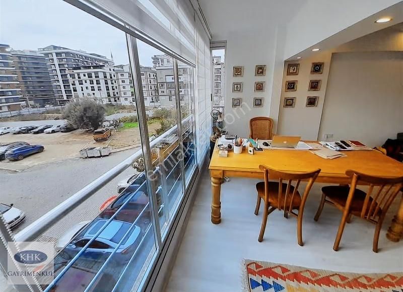 Karşıyaka Medipol Hastanesi Yanında Kiralık Ferah Köşe Ofis