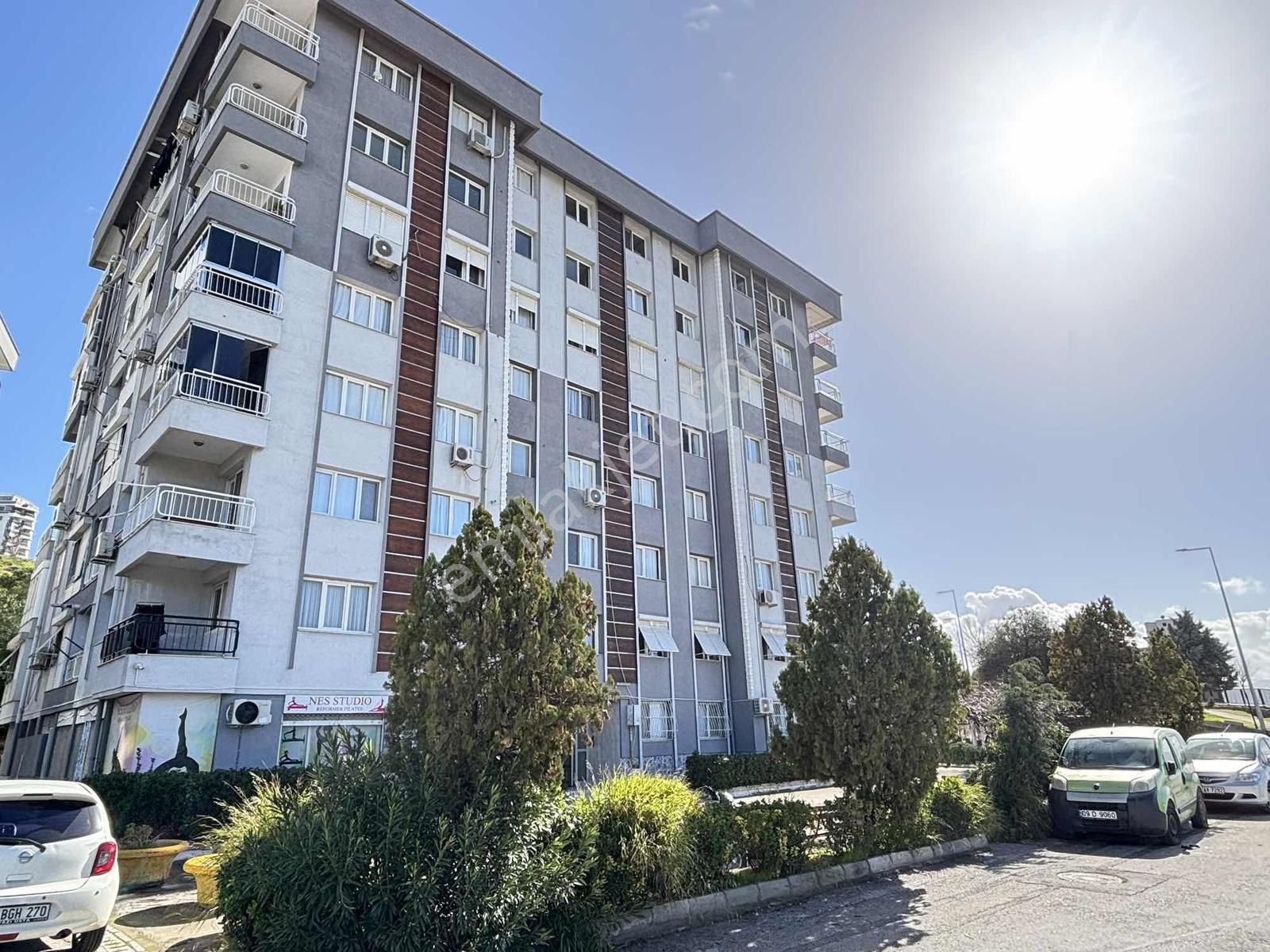 İzmir Çiğli Esentepe Panaromik Manzaralı Kiralık 3+1 Cb Ph