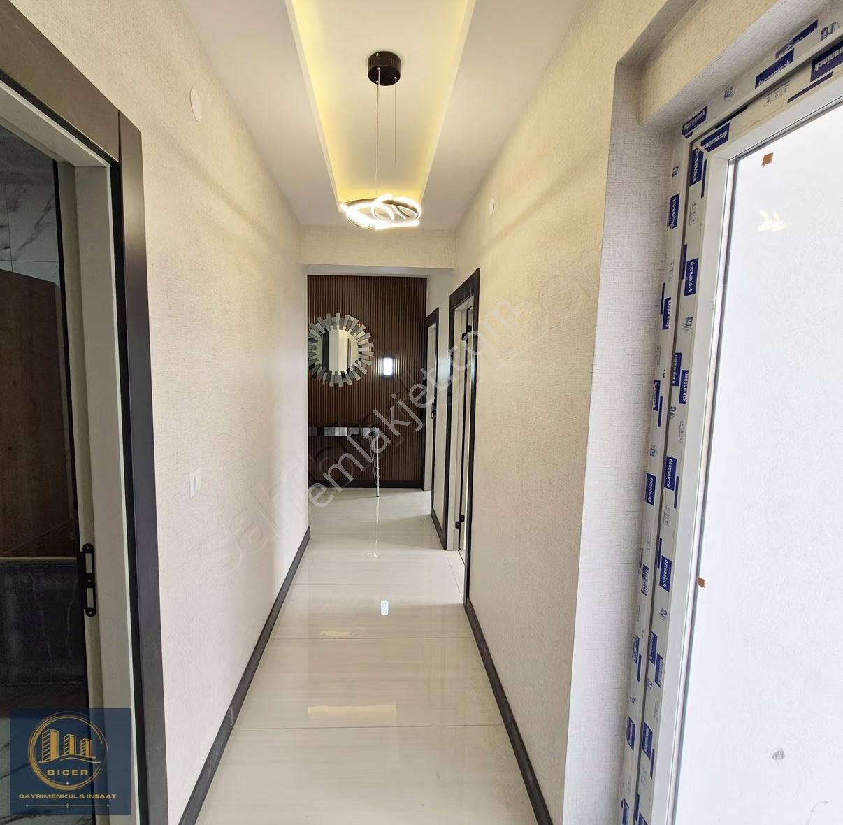 ^yakacık'da Bulvar Üzerinde Emsalsiz Ultralüx Tasarım Daireler^ - Görsel 5