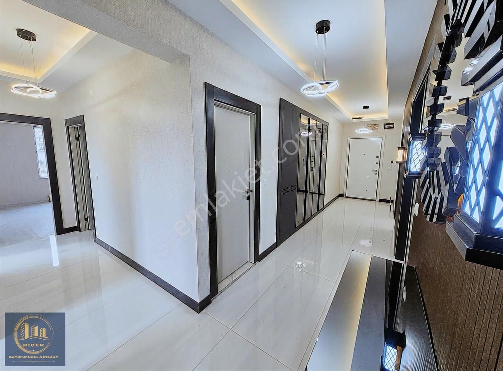 ^yakacık'da Bulvar Üzerinde Emsalsiz Ultralüx Tasarım Daireler^ - Görsel 6