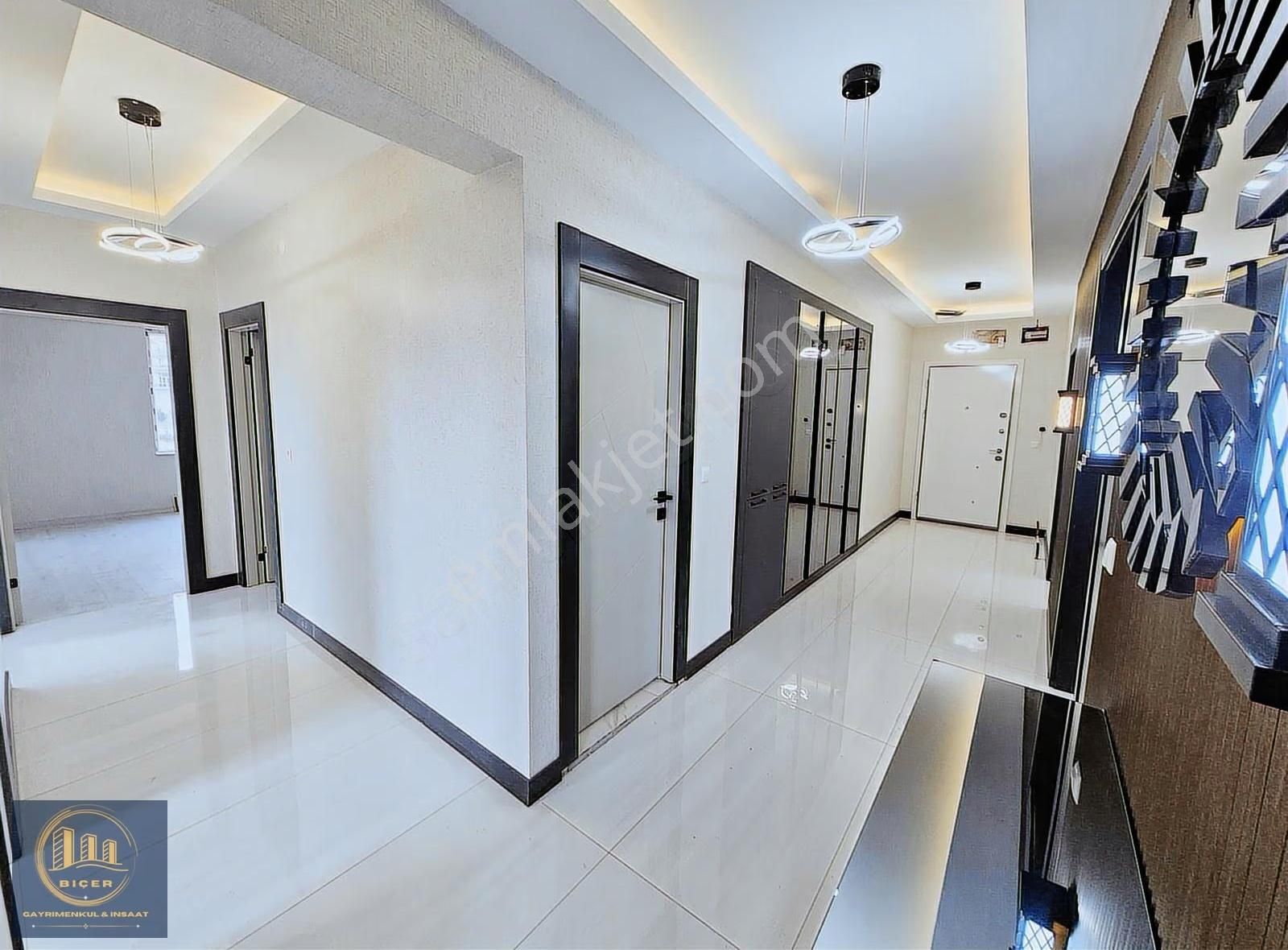 ^yakacık'da Bulvar Üzerinde Emsalsiz Ultralüx Tasarım Daireler^ - Görsel 11