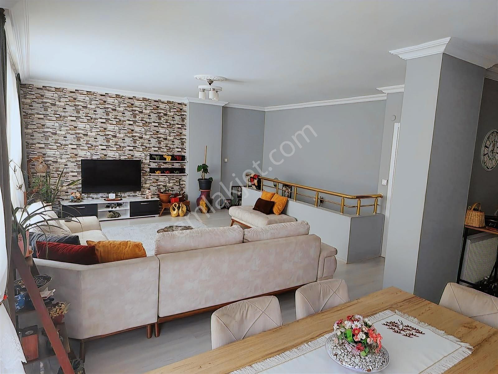 İzmit Turgut Mah. 3+1 Dubleks Ferah Manzaralı Daire - Görsel 14