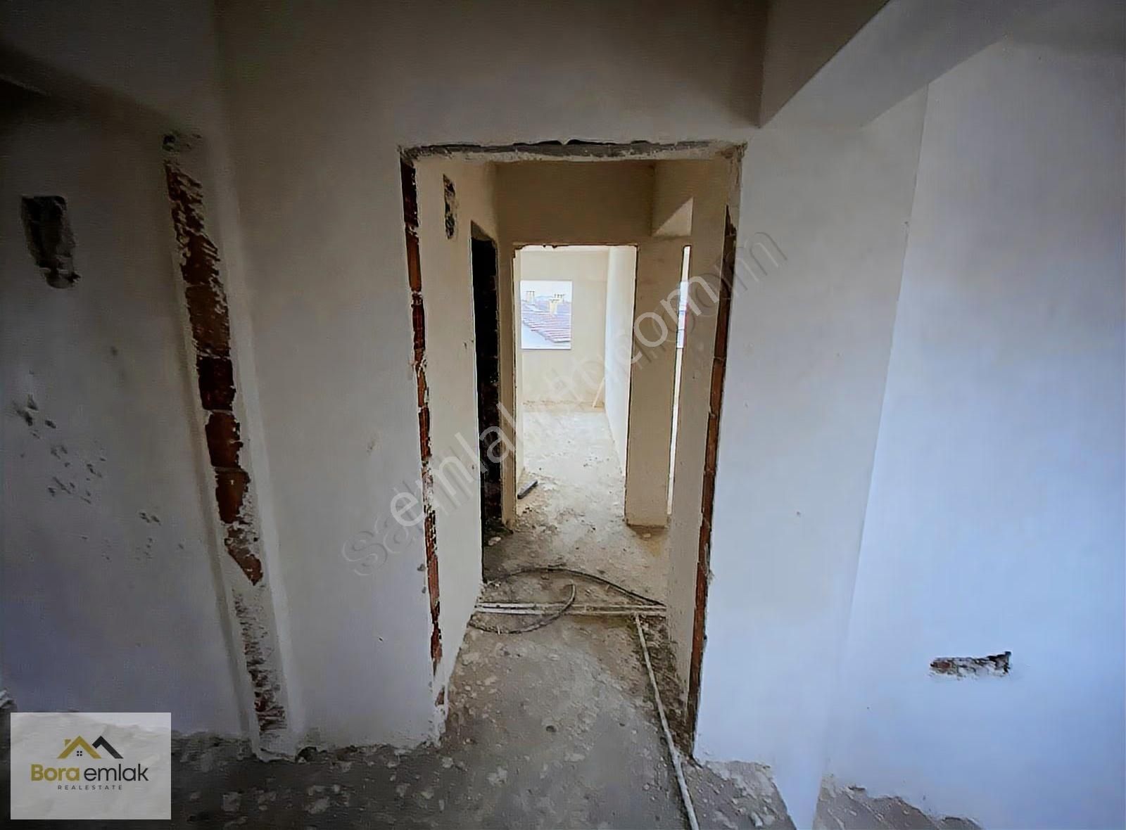 Bora Emlak'dan Ömercikler Mahallesinde Satılık 2+0 Daire - Görsel 17