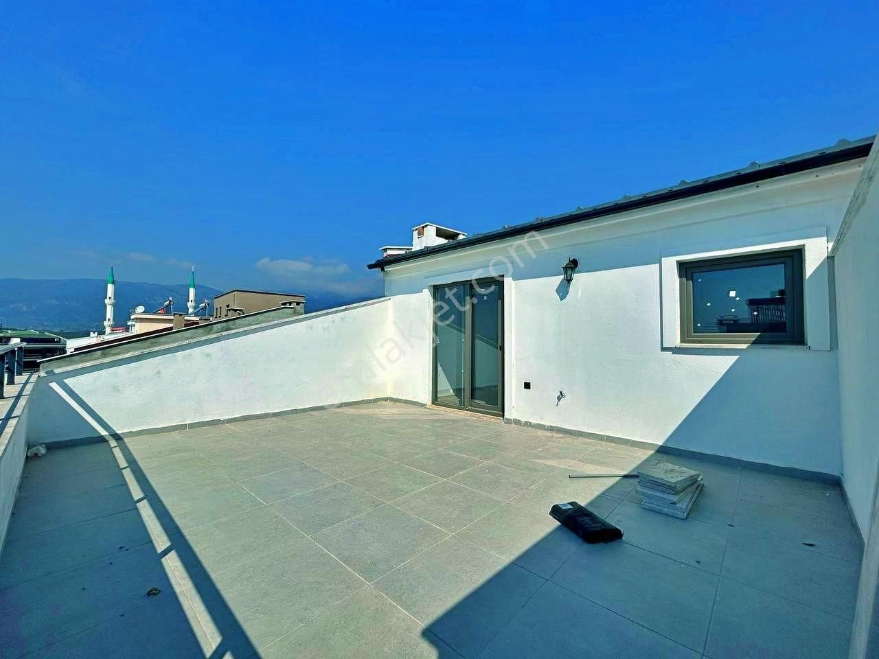 Uytundan Akçay'da Doğalgazlı Geniş Teraslı 4+1 Satılık Dubleks
