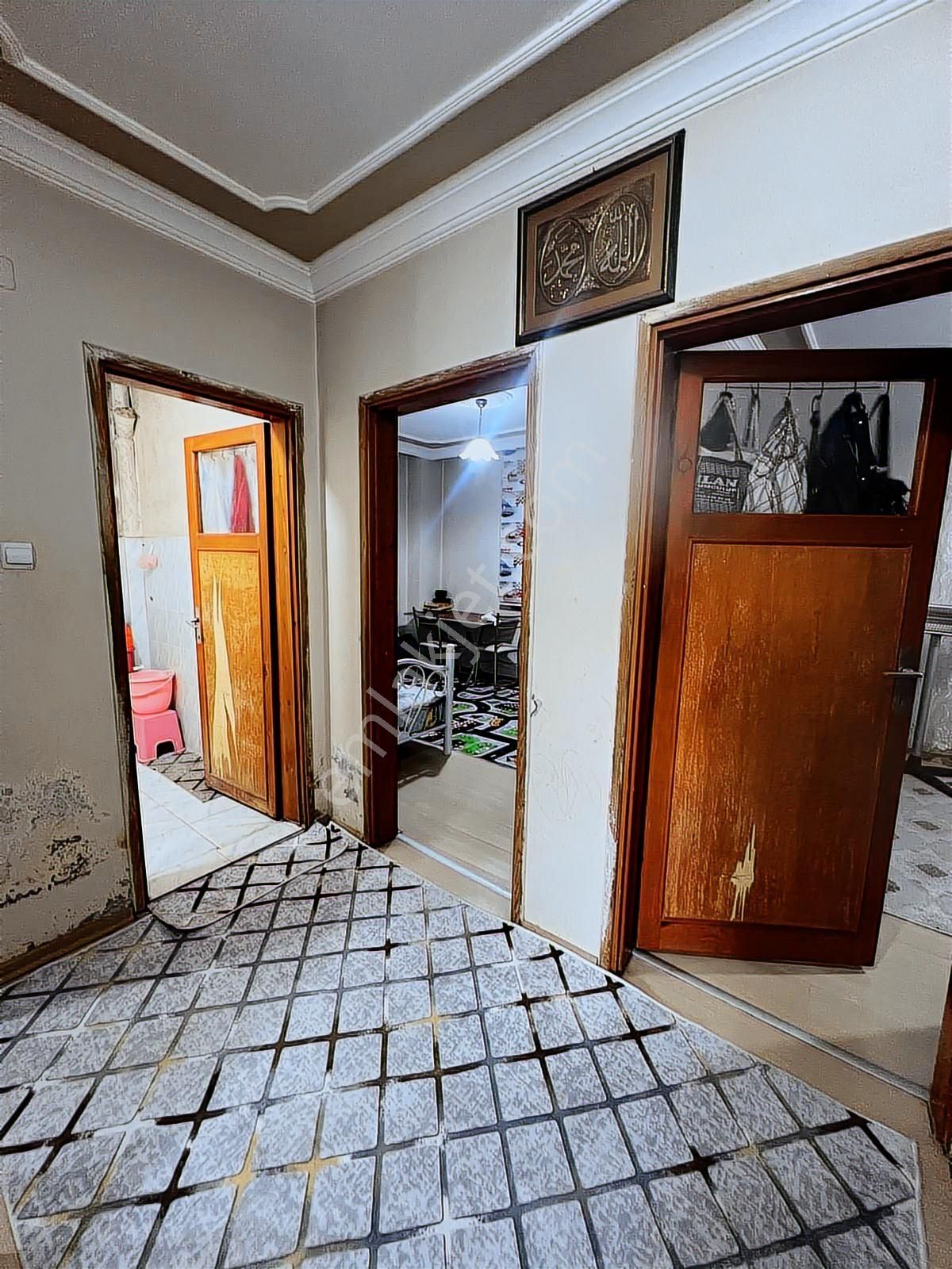 Aydınlar Mh. 3 Katlı Komle Satılık Müstakil Ev - Görsel 3