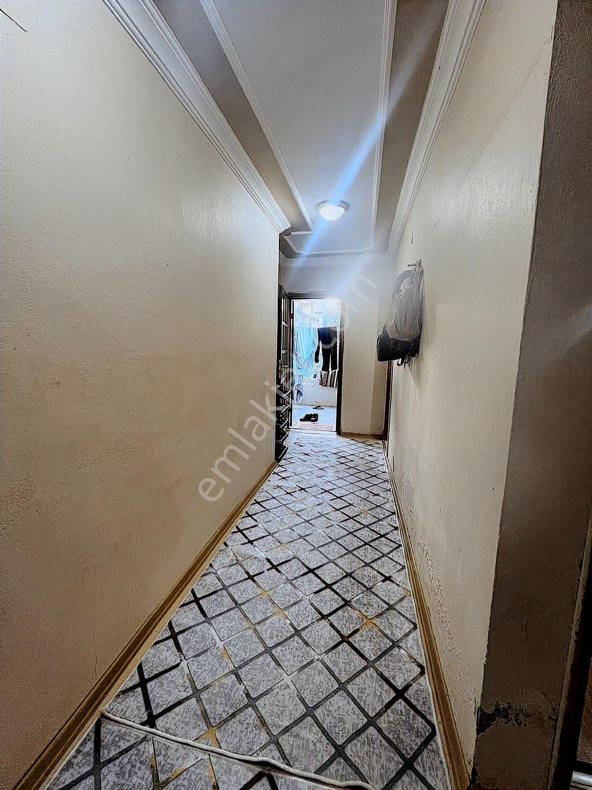 Aydınlar Mh. 3 Katlı Komle Satılık Müstakil Ev - Görsel 4