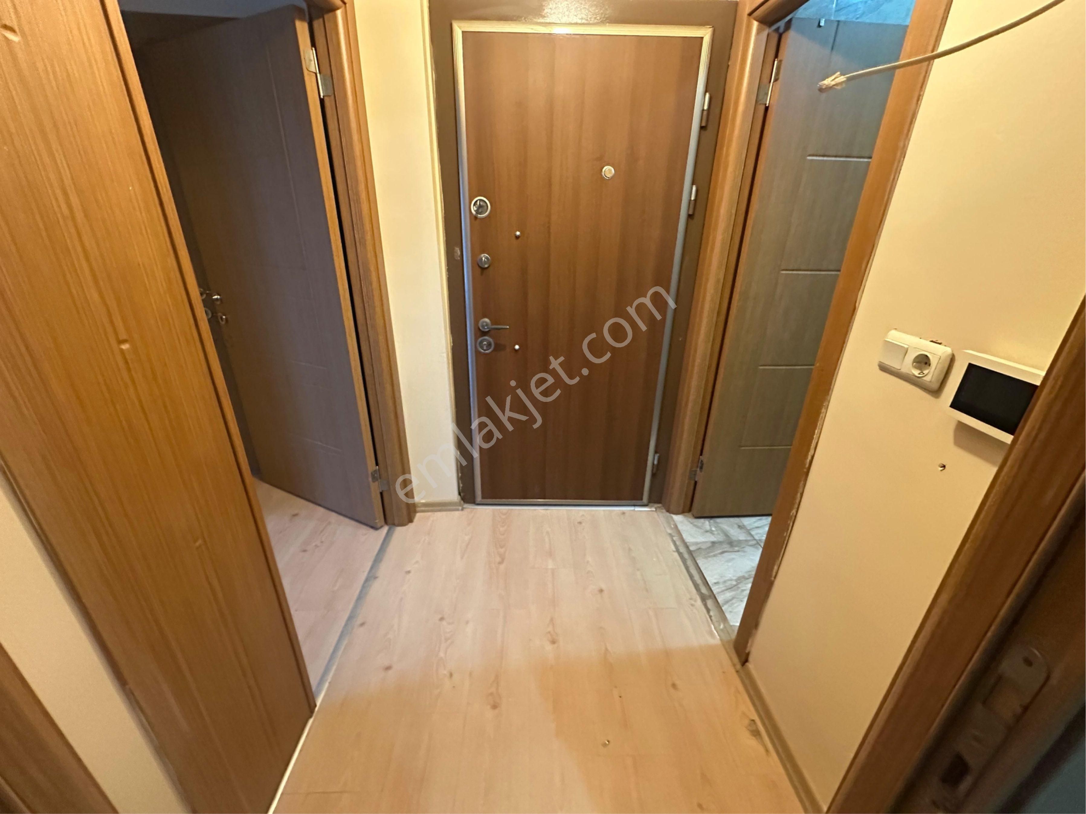 Kat 3 Esenyurt Üç Evler Mahallesi Meydana Doğan Araslıya Yakın - Görsel 5