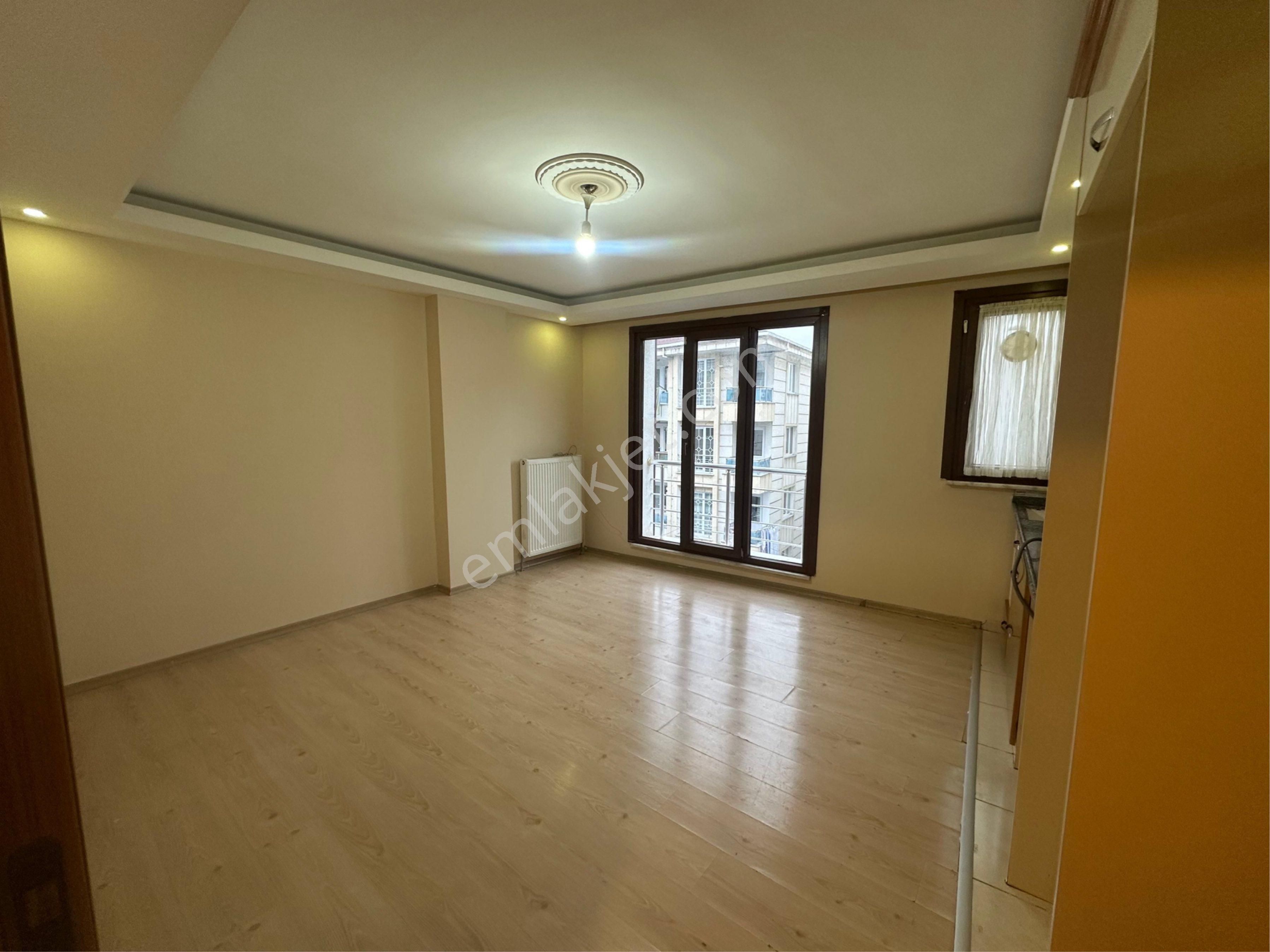 Kat 3 Esenyurt Üç Evler Mahallesi Meydana Doğan Araslıya Yakın - Görsel 2