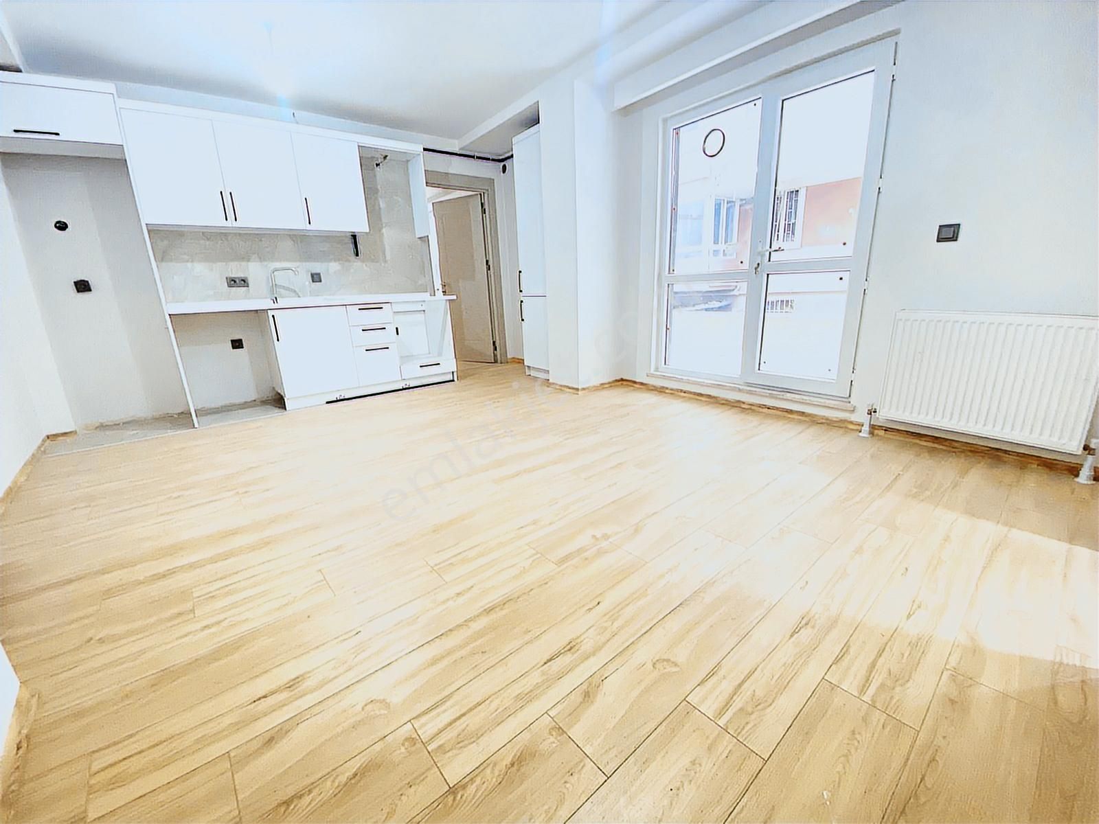 Altıntepe'de Ulaşıma Yakın, Teraslı, 50m2 Net, Sıfır 1+1