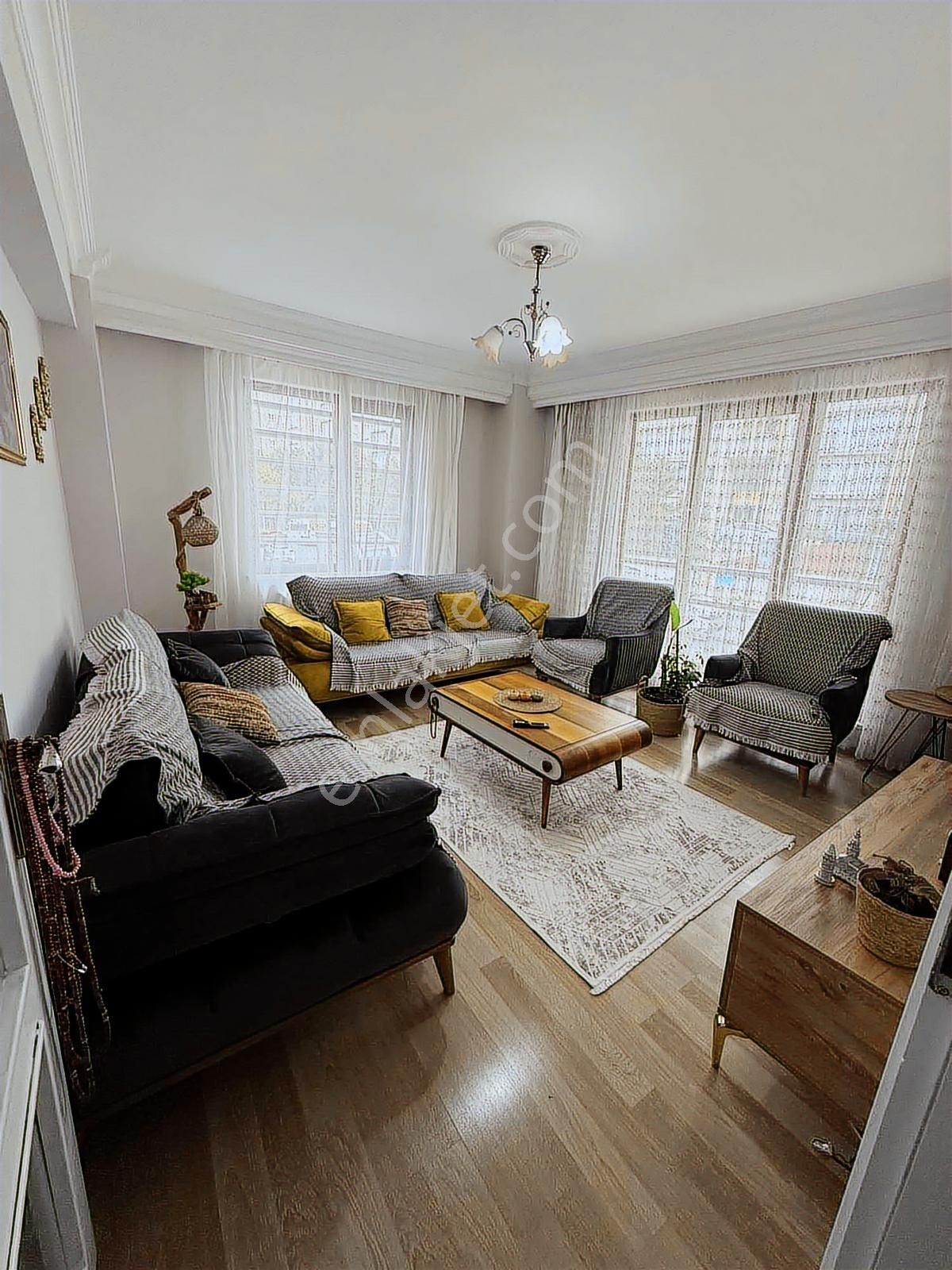 Metrobüse Yürüme Mesafesinde 2+1 Balkonlu Daire - Görsel 3