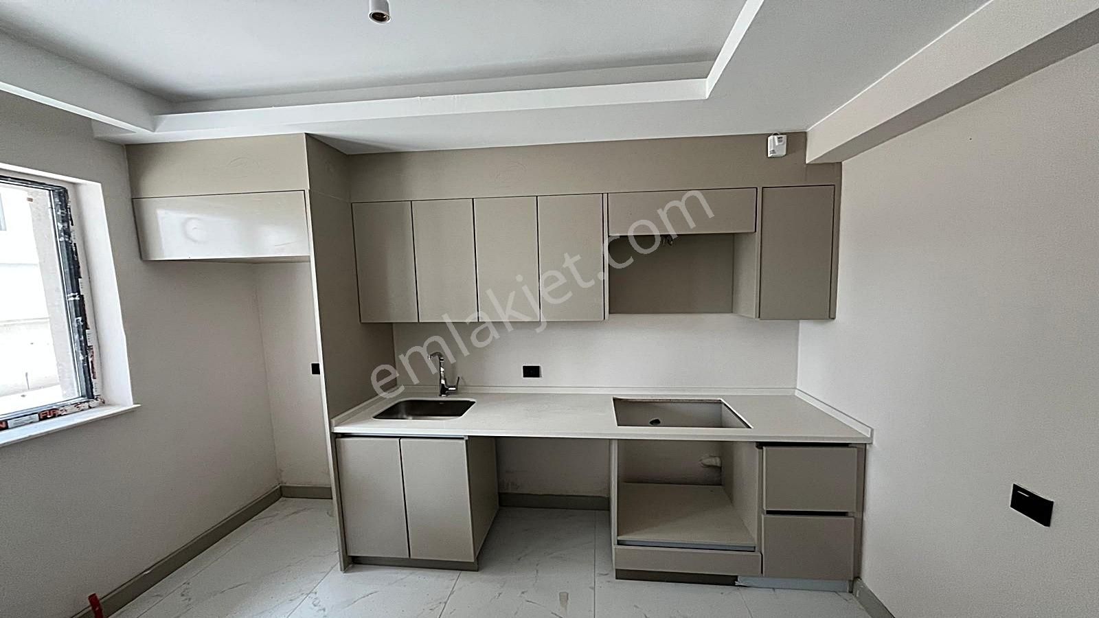 Yenikent Emlak'tan Mükemmel Lokasyonda 1+1 Lüx Muhteşem İşçilik - Görsel 14