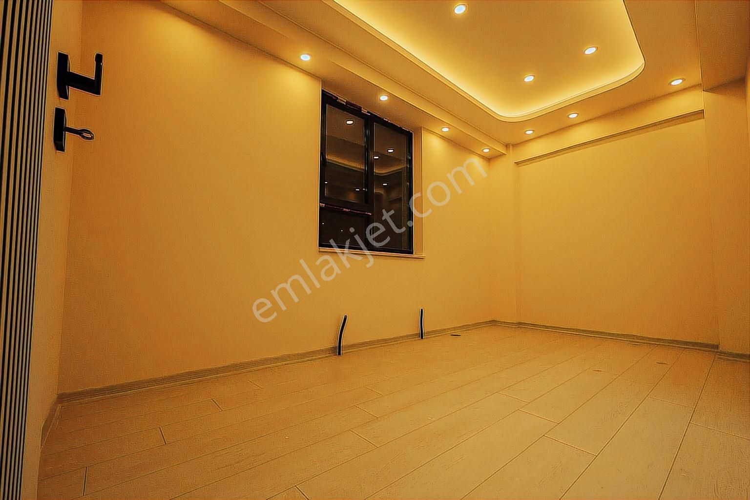 Yenikent Emlak'tan Mükemmel Lokasyonda 1+1 Lüx Muhteşem İşçilik - Görsel 7