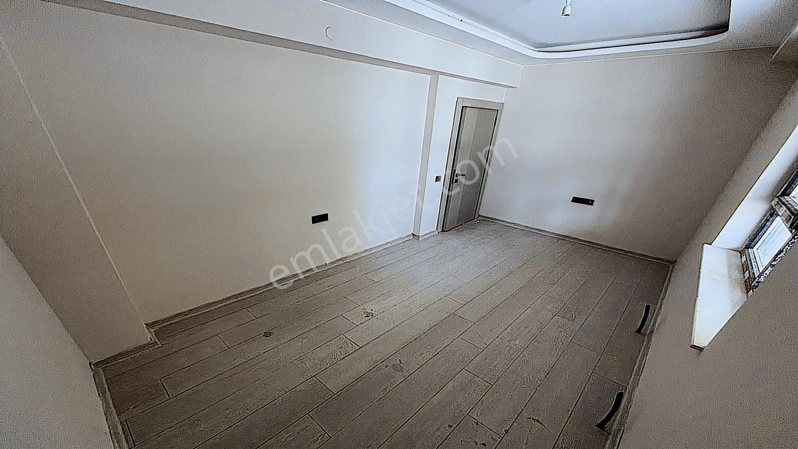 Yenikent Emlak'tan Mükemmel Lokasyonda 1+1 Lüx Muhteşem İşçilik - Görsel 31