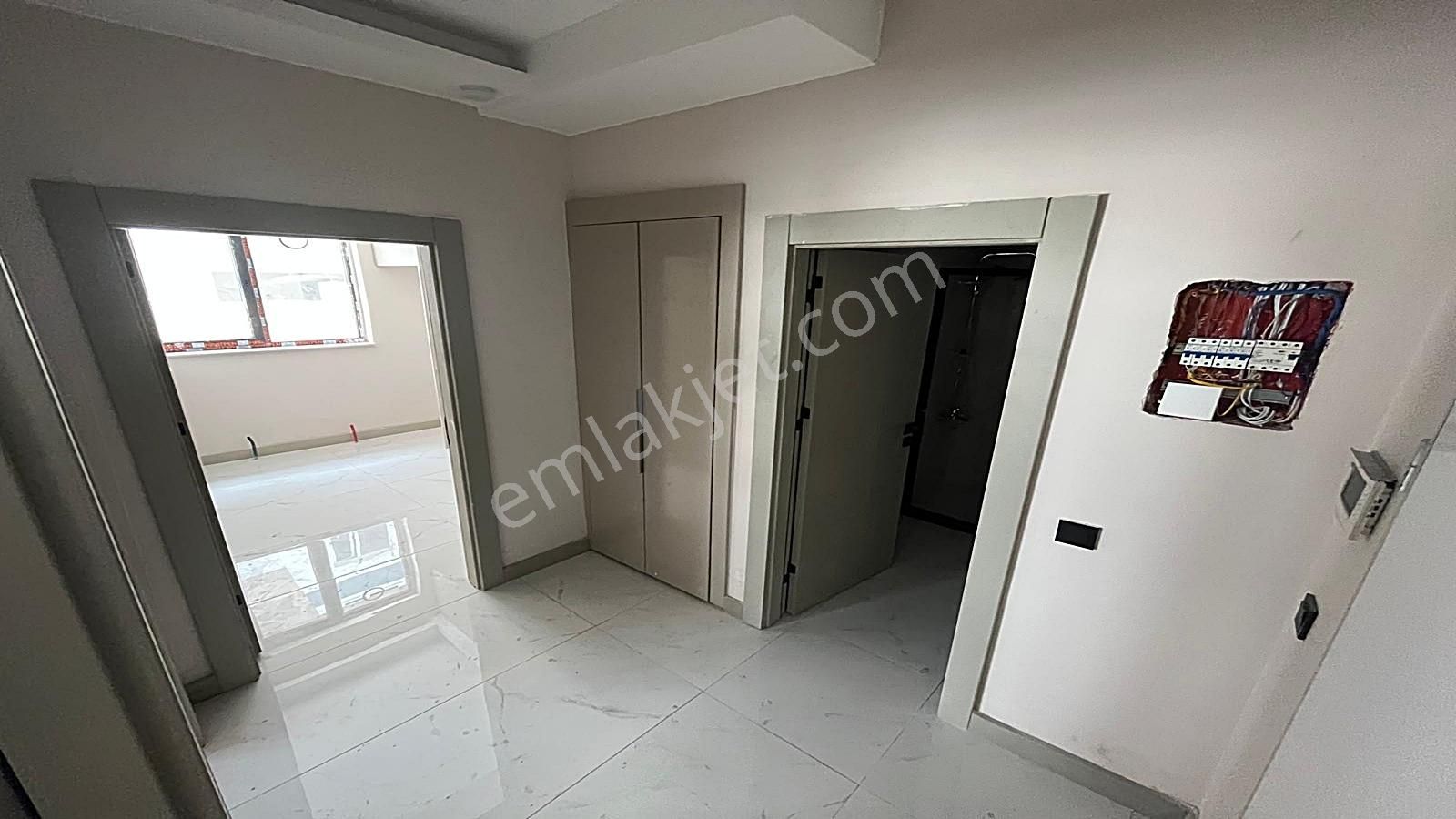 Yenikent Emlak'tan Mükemmel Lokasyonda 1+1 Lüx Muhteşem İşçilik - Görsel 22
