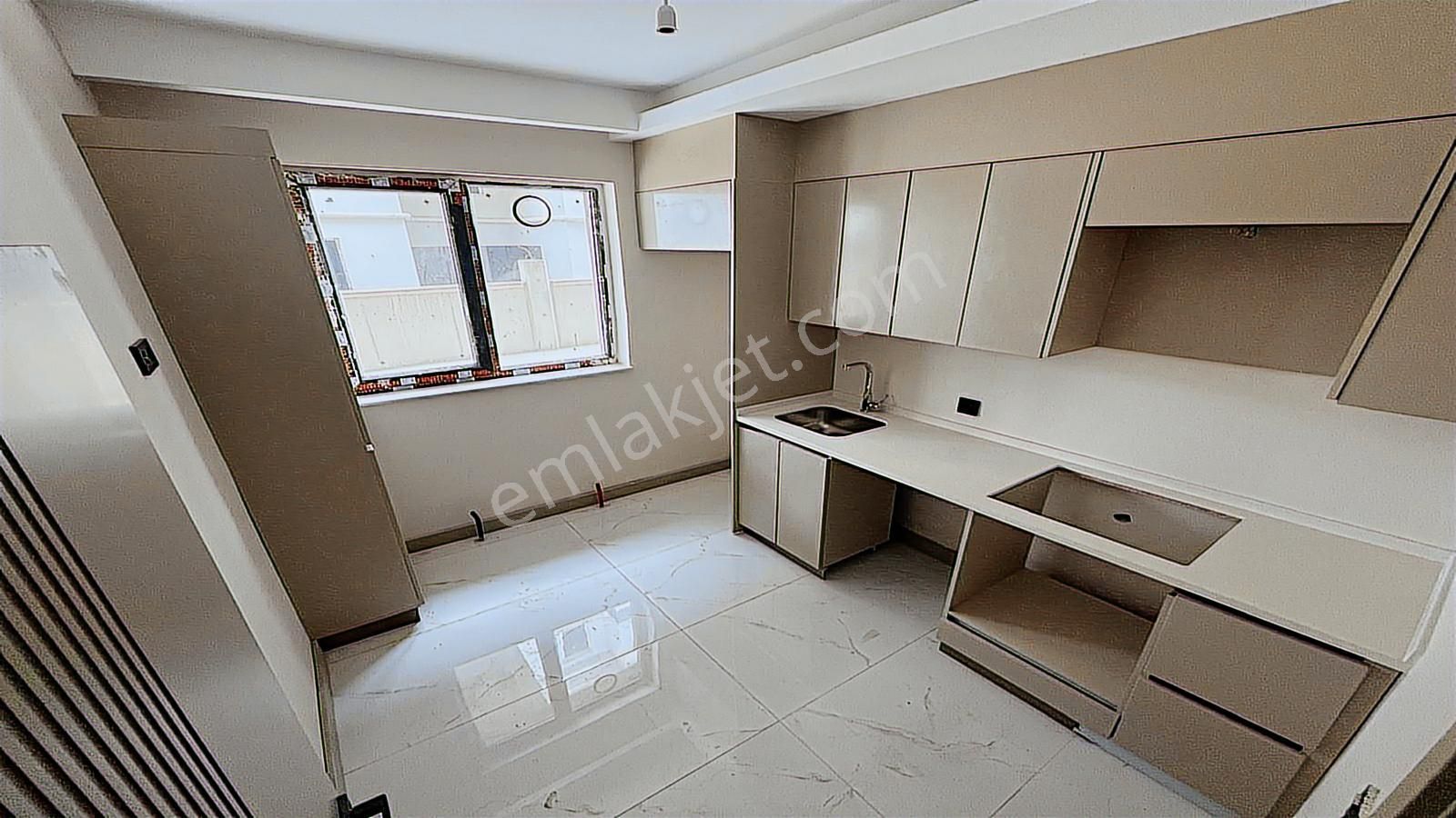 Yenikent Emlak'tan Mükemmel Lokasyonda 1+1 Lüx Muhteşem İşçilik - Görsel 32