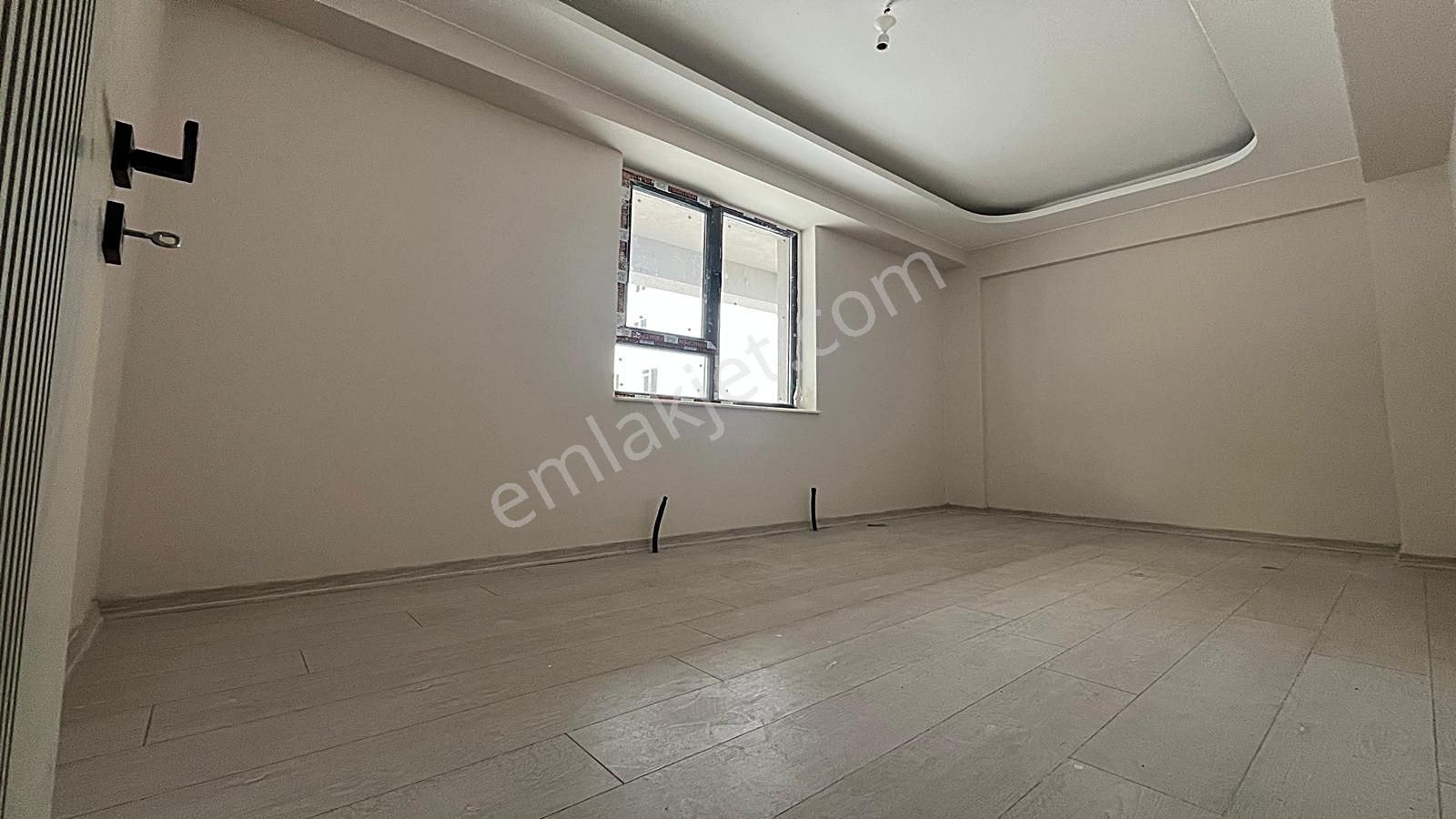 Yenikent Emlak'tan Mükemmel Lokasyonda 1+1 Lüx Muhteşem İşçilik - Görsel 34