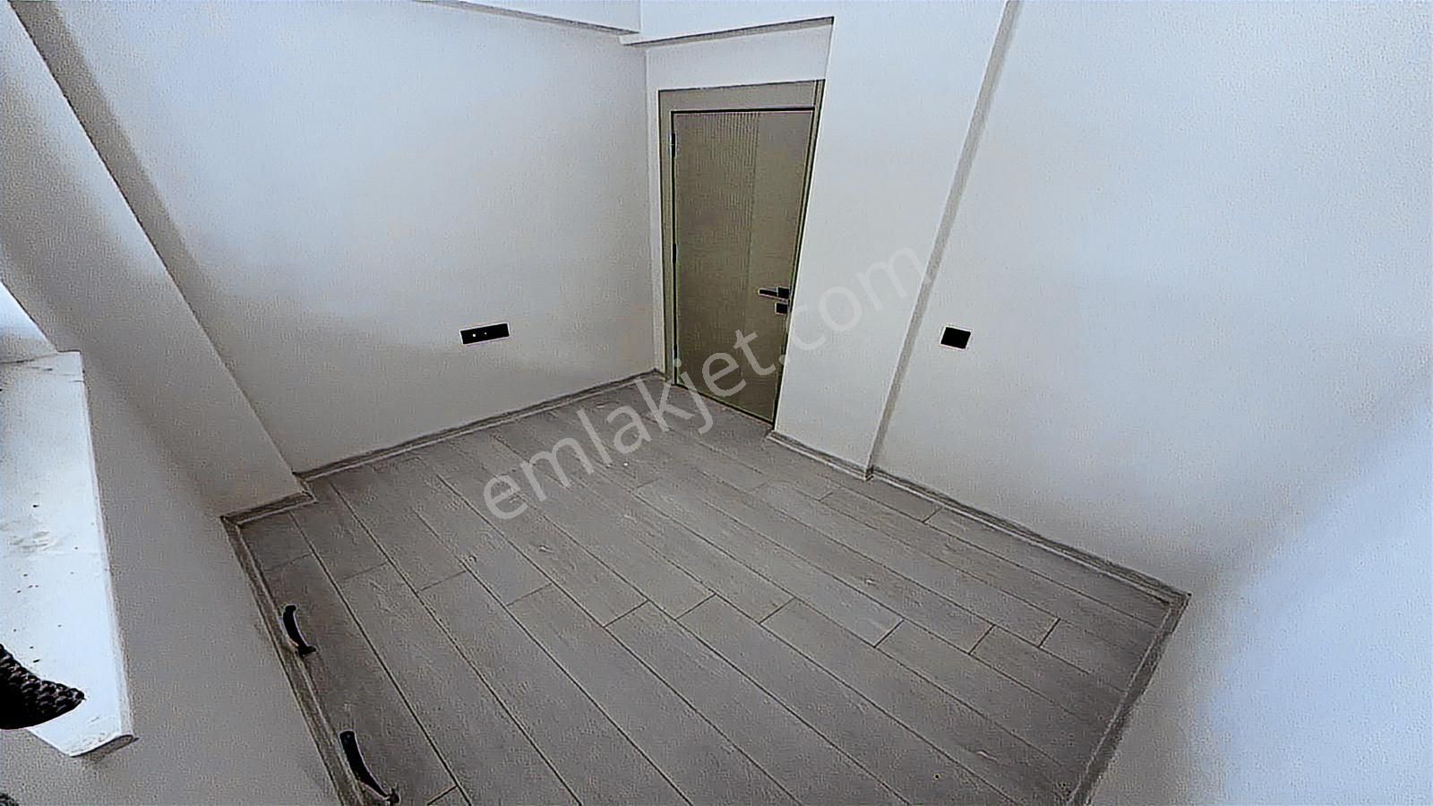 Yenikent Emlak'tan Mükemmel Lokasyonda 1+1 Lüx Muhteşem İşçilik - Görsel 12