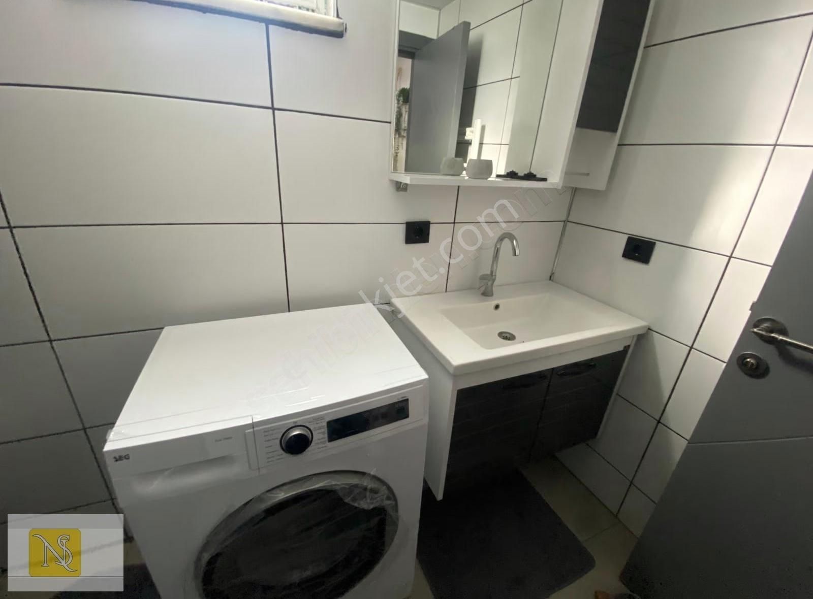 Nş Gayrimenkul'den Eşyalı Ve Cam Balkonlu Eşyalı Satılık 1+1! - Görsel 3