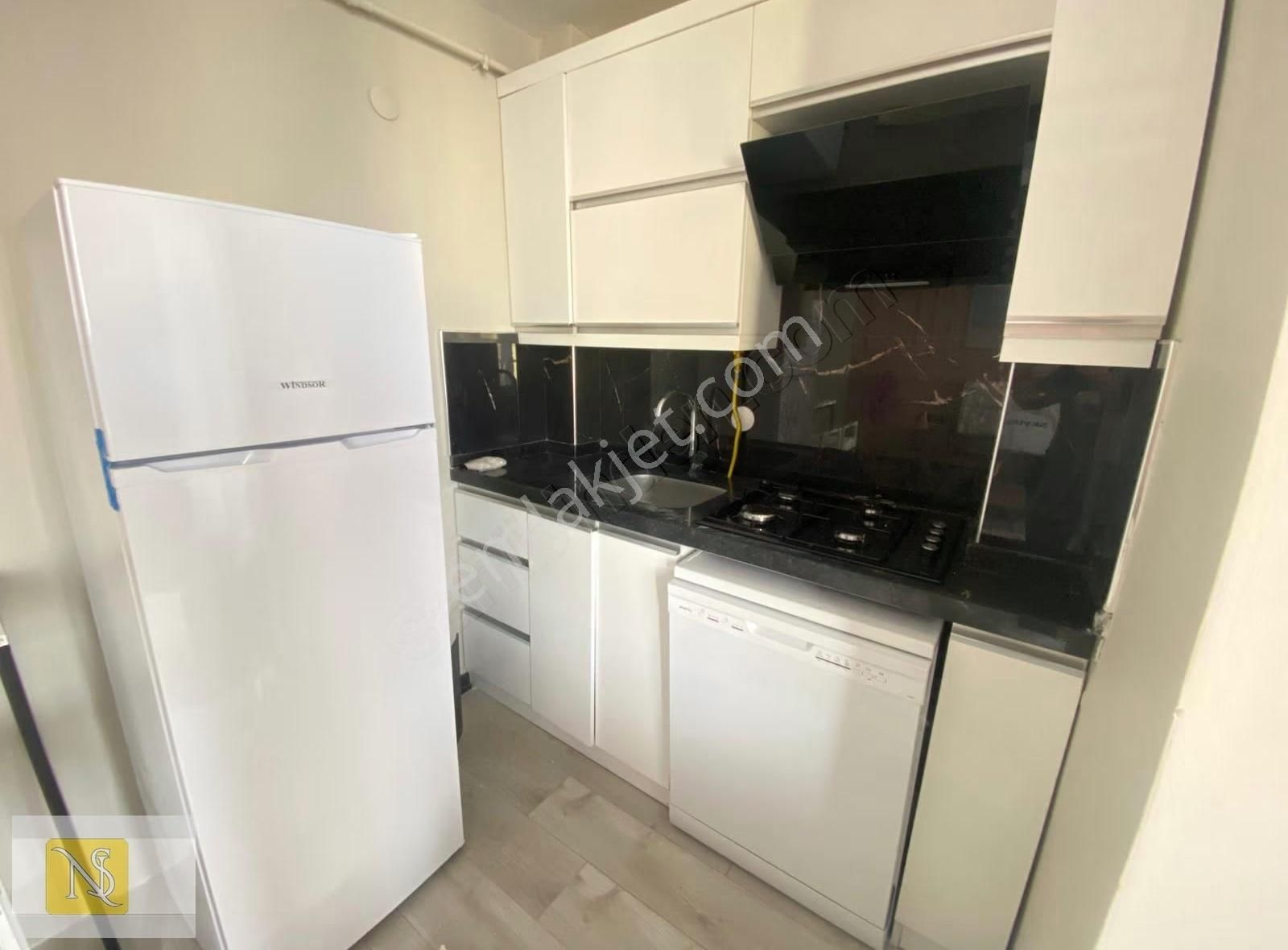 Nş Gayrimenkul'den Eşyalı Ve Cam Balkonlu Eşyalı Satılık 1+1! - Görsel 10