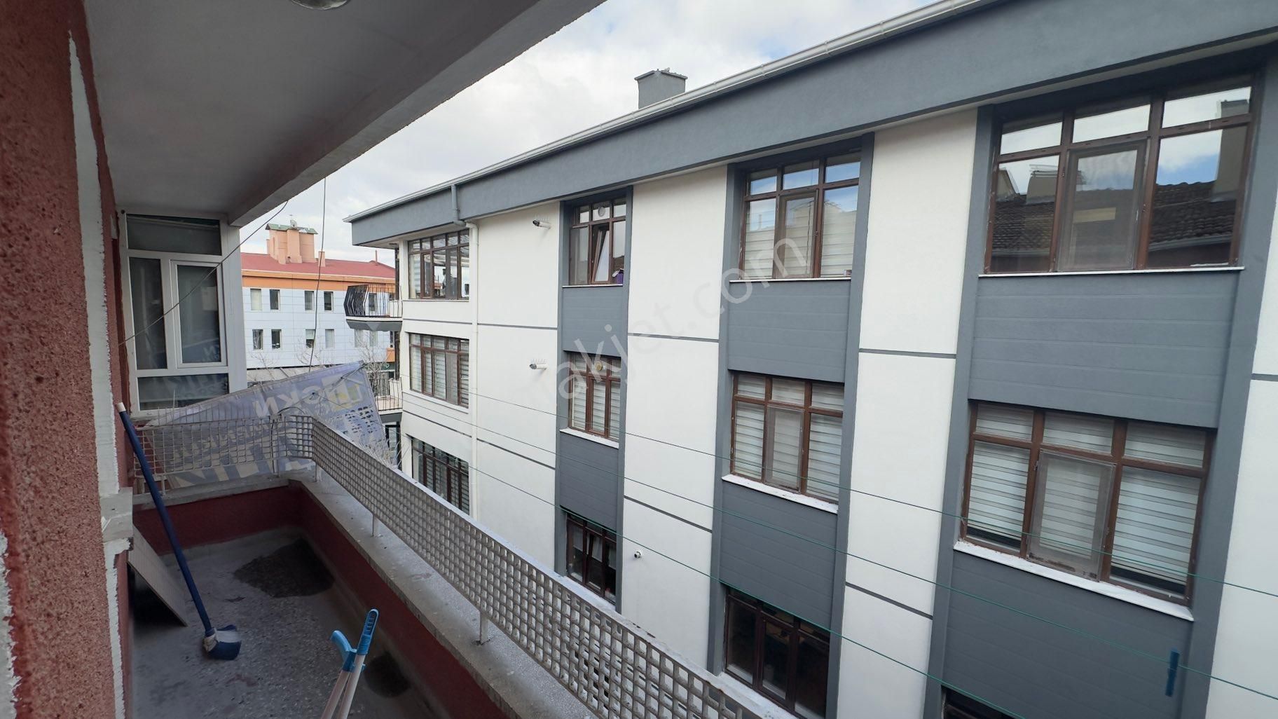 Uğur Mumcu Cad Üzeri Katta Daire - Görsel 16