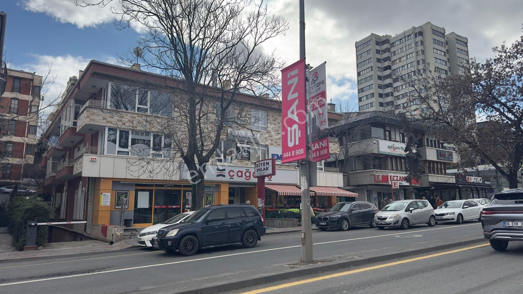 Uğur Mumcu Cad Üzeri Katta Daire