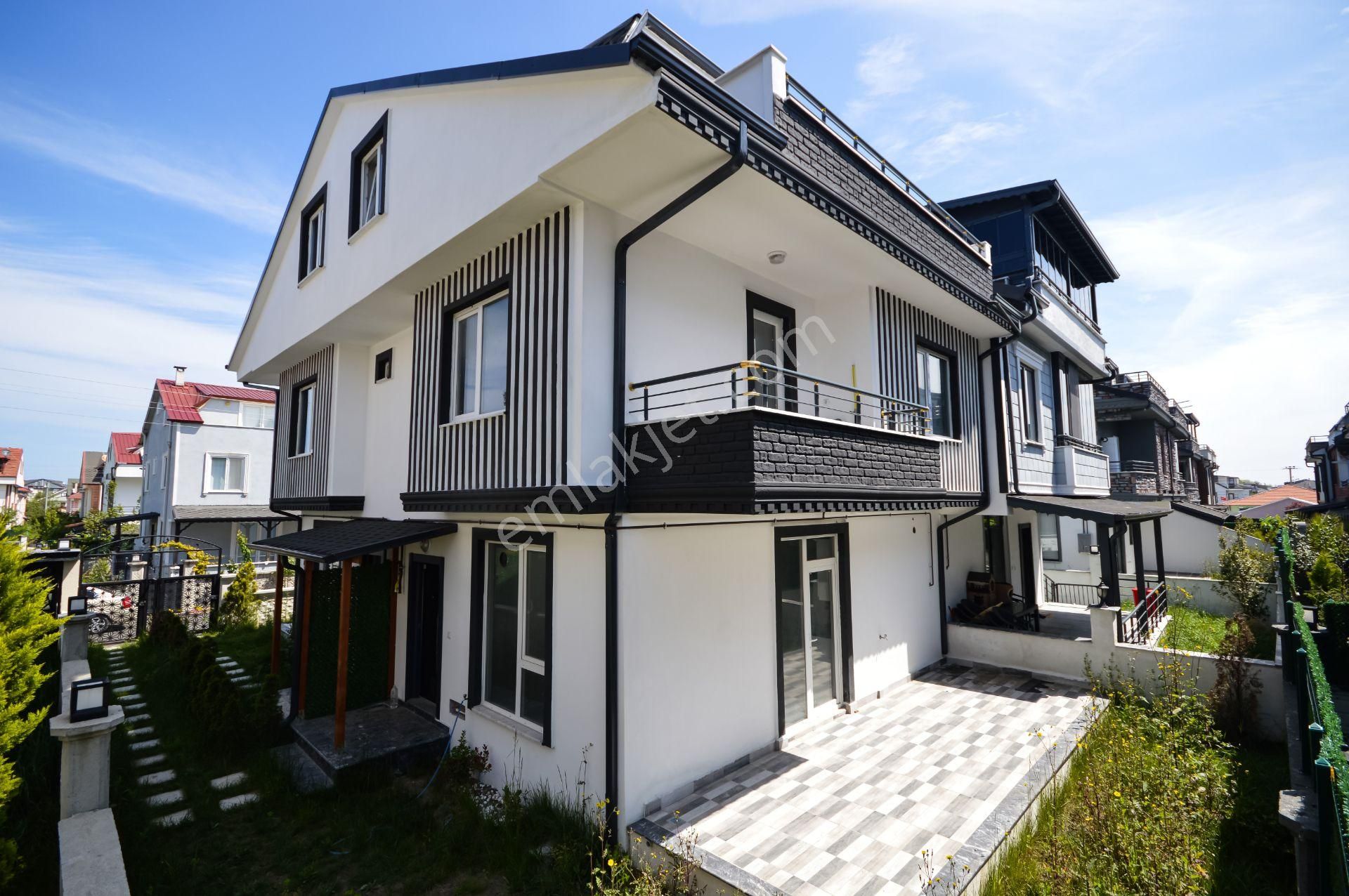 Kocaali Sahilde Müstakil Bahçeli Şık Villa Okyanustan - Görsel 35