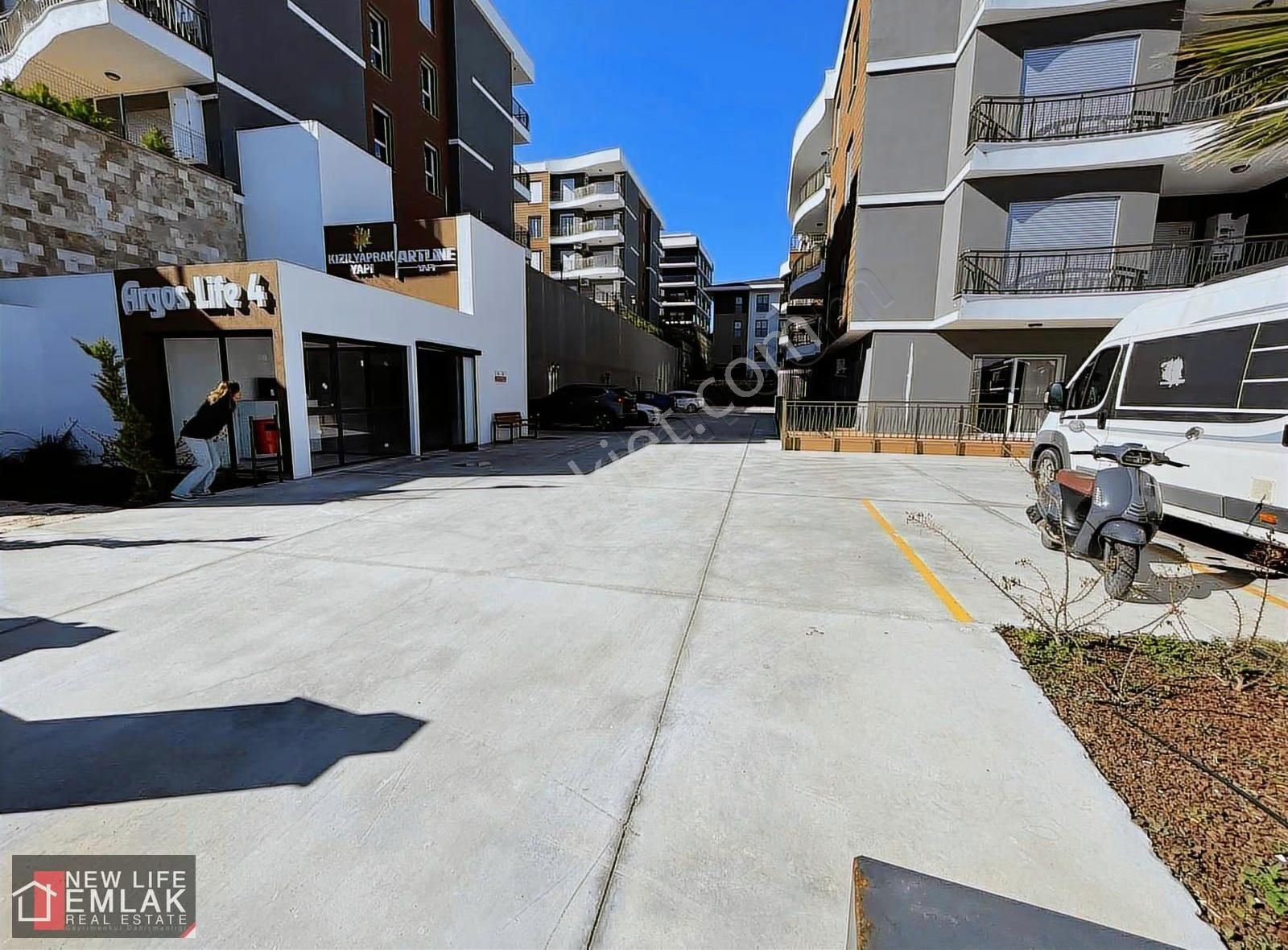 Kuşadasında Müstakil Tadında Bahçe Katı Satılık Daire - Görsel 17