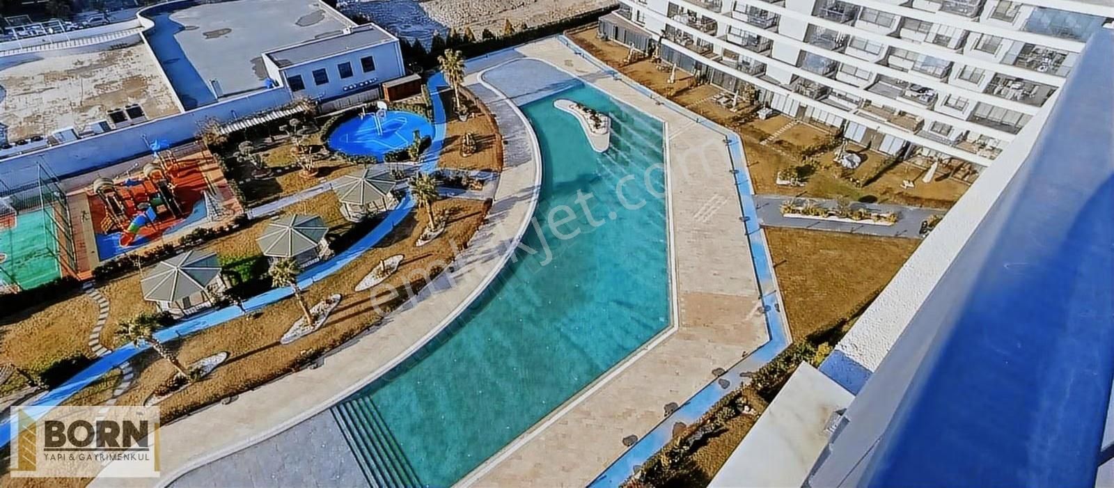 Bornovanın Nüans Sitesinde Çok Geniş Teraslı Kiralık 3+1 Daire