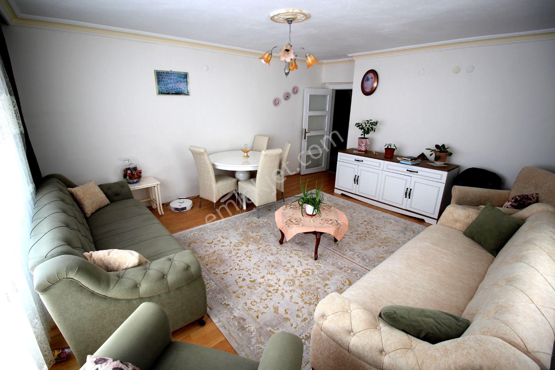 Emre Emlaktan Elvankent Topçu'da 4+1 Teraslı Satılık Daire