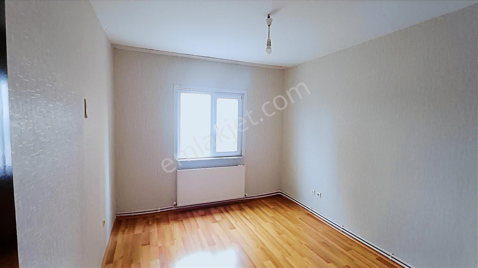 Tepe De İlkokul Yanı Harika Konumda Güney Cephe Arakat Temiz 3+1 - Görsel 25