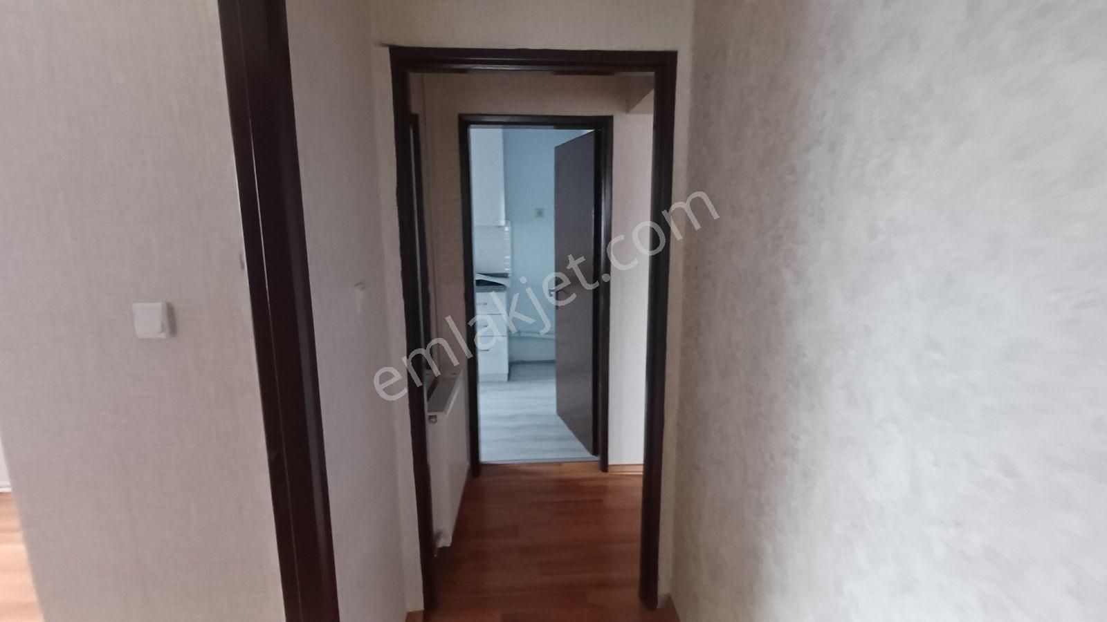 Tepe De İlkokul Yanı Harika Konumda Güney Cephe Arakat Temiz 3+1 - Görsel 7