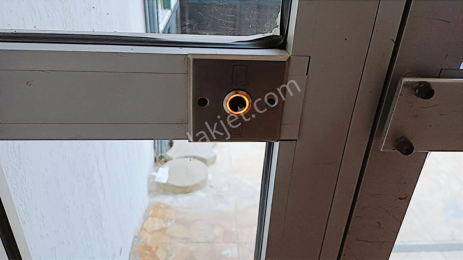 Tepe De İlkokul Yanı Harika Konumda Güney Cephe Arakat Temiz 3+1 - Görsel 2