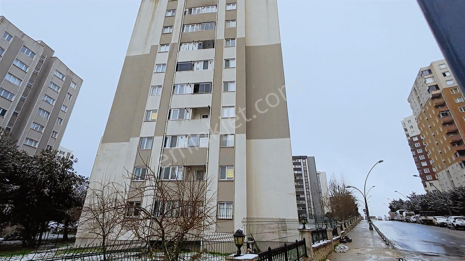 Tepe De İlkokul Yanı Harika Konumda Güney Cephe Arakat Temiz 3+1 - Görsel 24