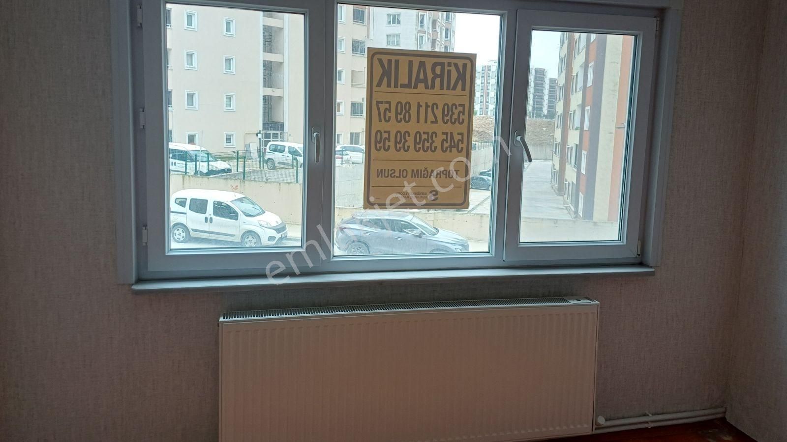 Tepe De İlkokul Yanı Harika Konumda Güney Cephe Arakat Temiz 3+1 - Görsel 20