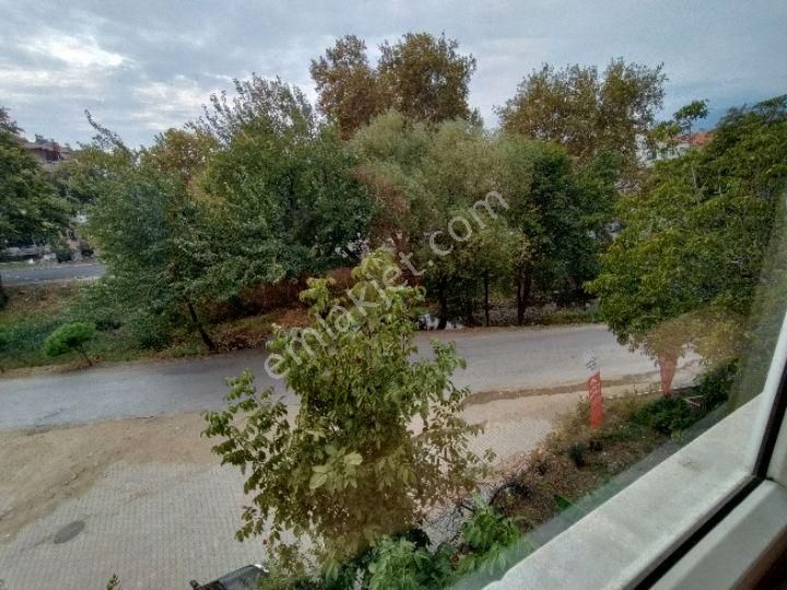 Balıkesir Edremit Akçayda Ara Kat Üç Cepheli Satılık 2+1 Eşyalı Daire - Görsel 5