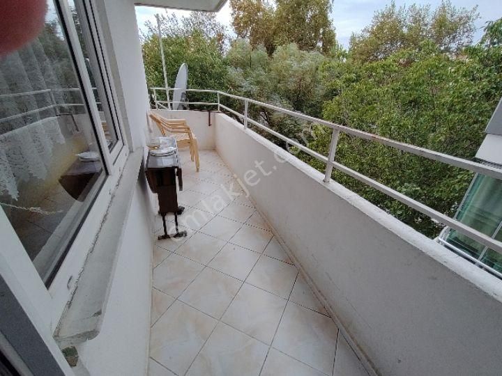Balıkesir Edremit Akçayda Ara Kat Üç Cepheli Satılık 2+1 Eşyalı Daire - Görsel 11