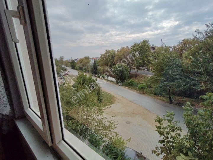 Balıkesir Edremit Akçayda Ara Kat Üç Cepheli Satılık 2+1 Eşyalı Daire - Görsel 4