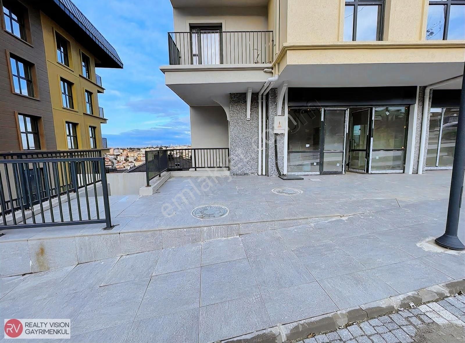 Realty Vision Gayrimenkuldan Emlak Konut Cadde Üzeri Dükkan - Görsel 3