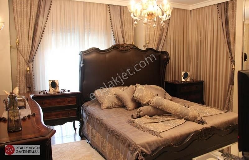 Boğazın İncisi Çengelköy'de Manzaralı Harika Bir Malikane - Görsel 19