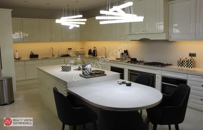 Boğazın İncisi Çengelköy'de Manzaralı Harika Bir Malikane - Görsel 8