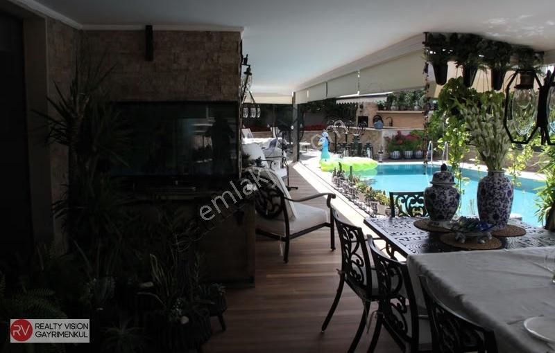 Boğazın İncisi Çengelköy'de Manzaralı Harika Bir Malikane - Görsel 13