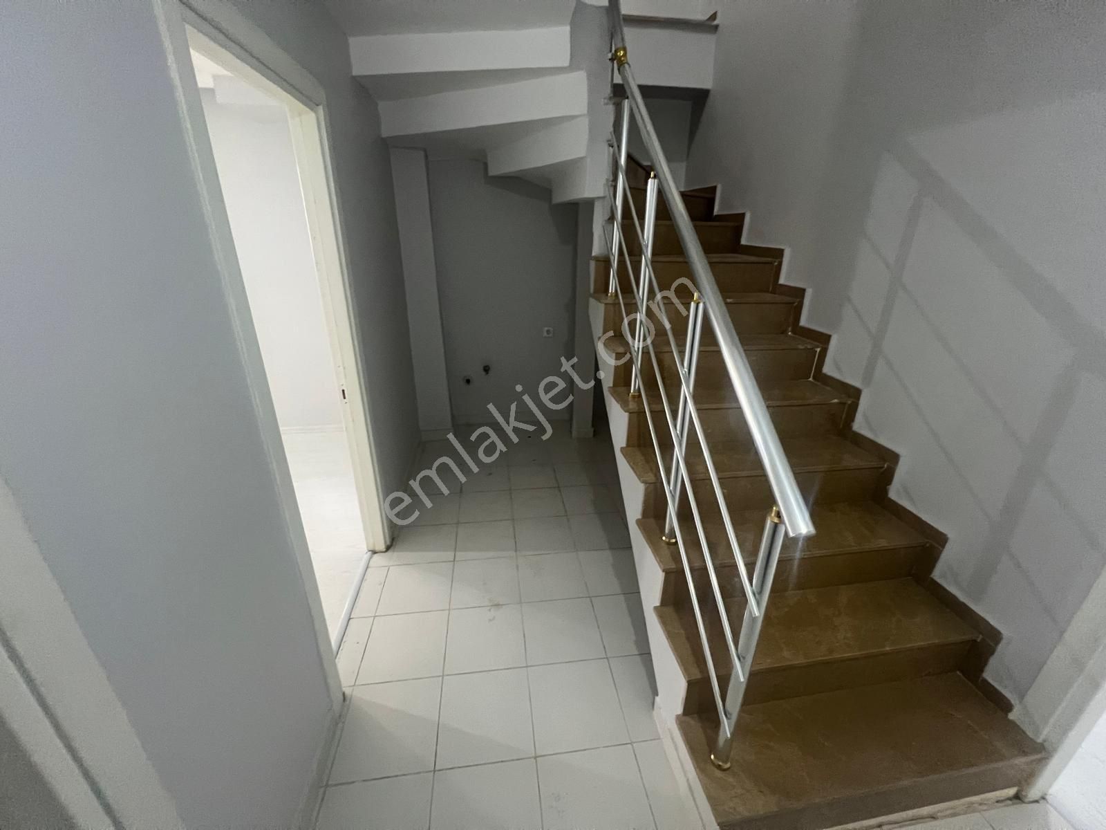 Satılık Ana Cadde Üzeri İskanlı Kullanışlı Ters Dubleks - Görsel 23