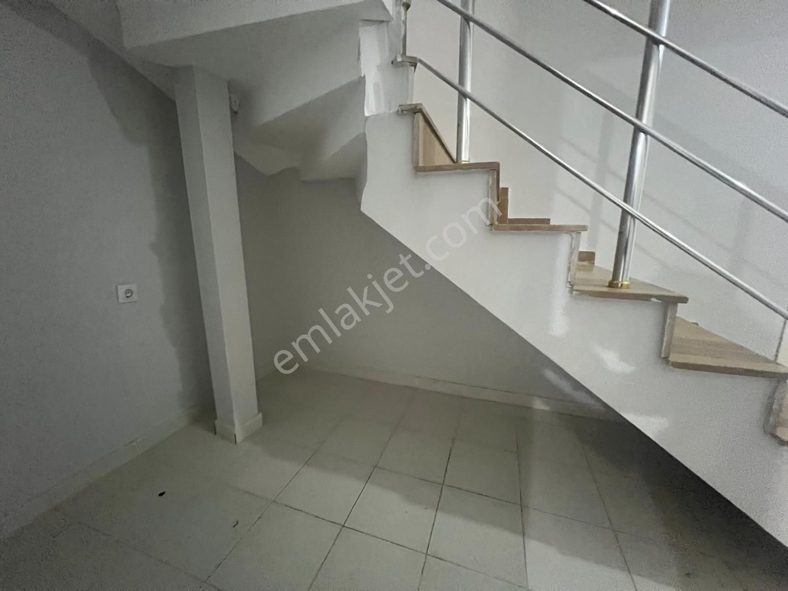 Satılık Ana Cadde Üzeri İskanlı Kullanışlı Ters Dubleks - Görsel 20
