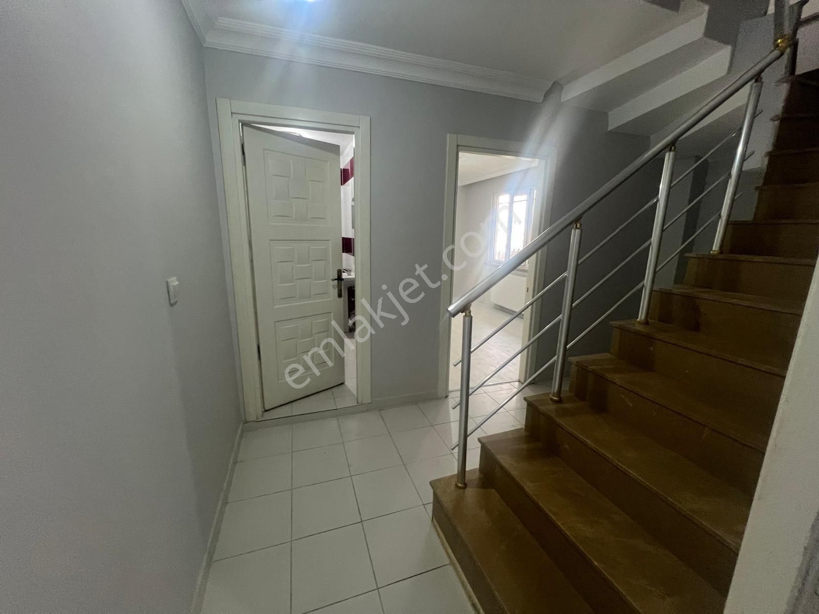 Satılık Ana Cadde Üzeri İskanlı Kullanışlı Ters Dubleks - Görsel 26