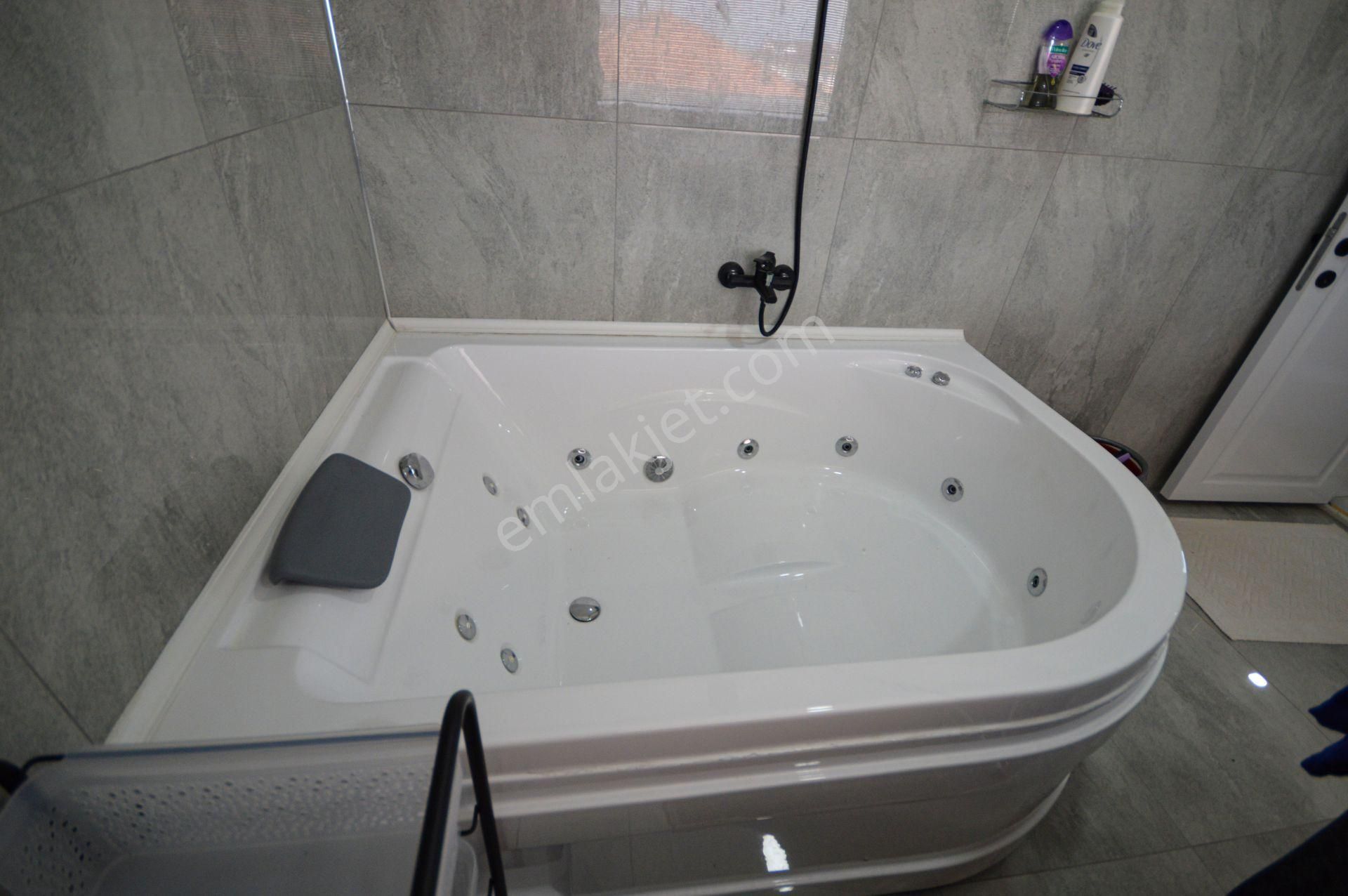 Kocaali Sahilde Müstakil Havuzlu Bahçeli Jakuzili Şık Villa Okyanustan - Görsel 15