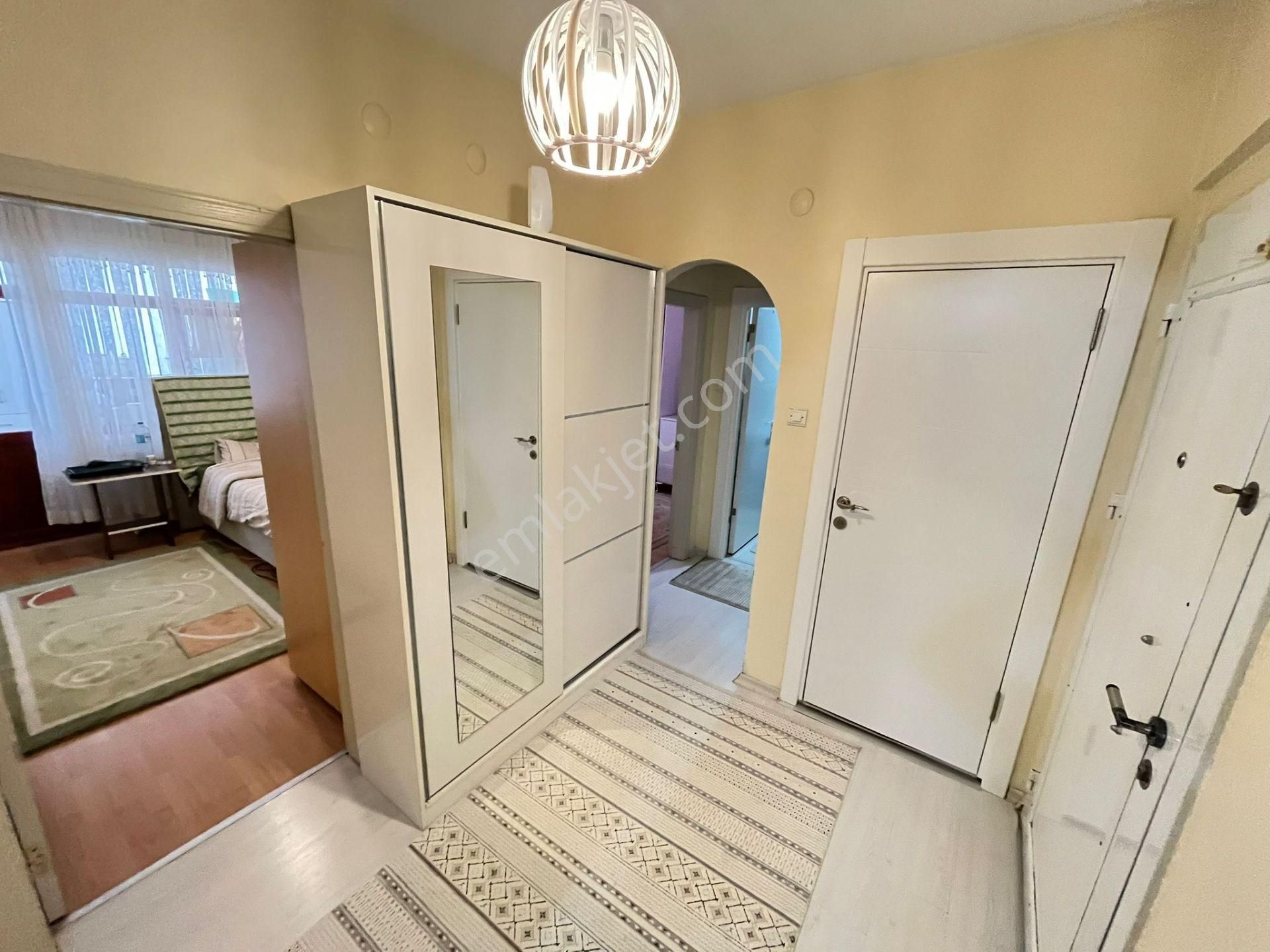 Kuşcagız Mahallesi Yakını Kat Konumunda Yüksek Giriş 3+1