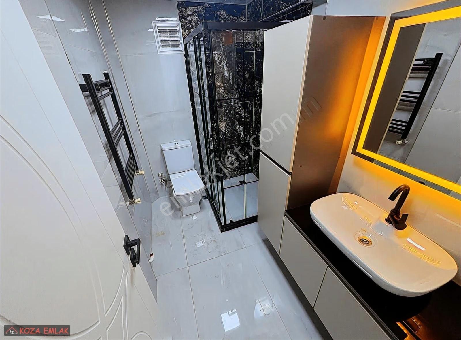 Koza Emlak'tan Mareşal Çakmak Mah.ara Katta Lüx Yapılı 3+1 Daire